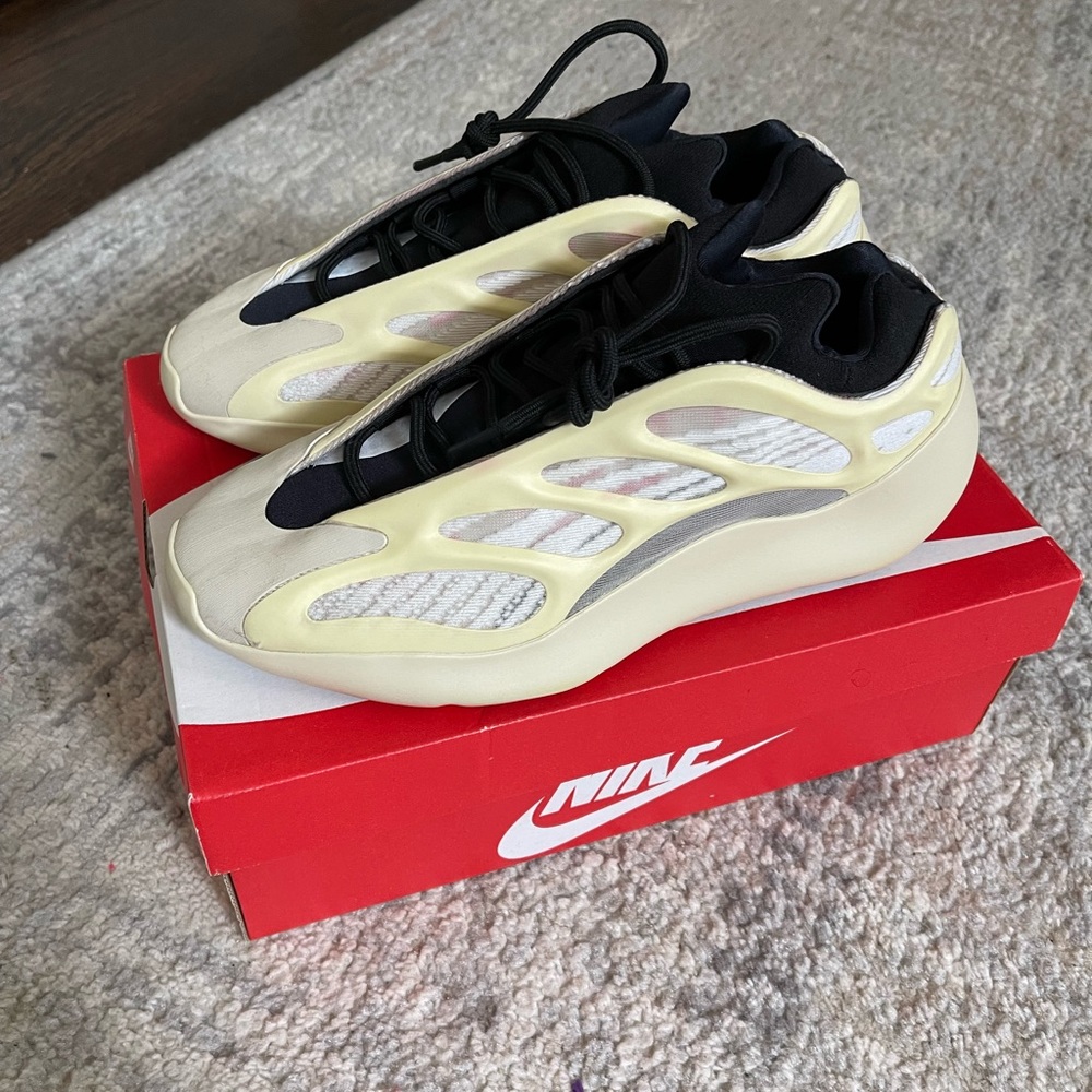 COPY - Yeezy 700 v3 Azael